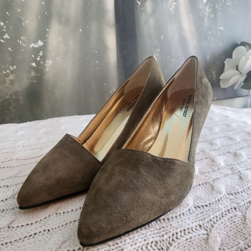 NWT.Elegant Andrea Carrano Italian Suede Peep Heels Olve Gren 36 1/2 / US 6